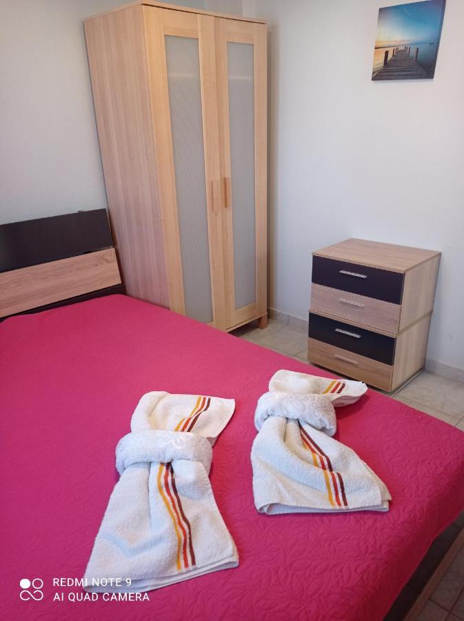 "By The Sea" Family Apartments Paralia Dionisiou Exterior foto