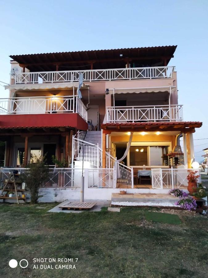 "By The Sea" Family Apartments Paralia Dionisiou Exterior foto