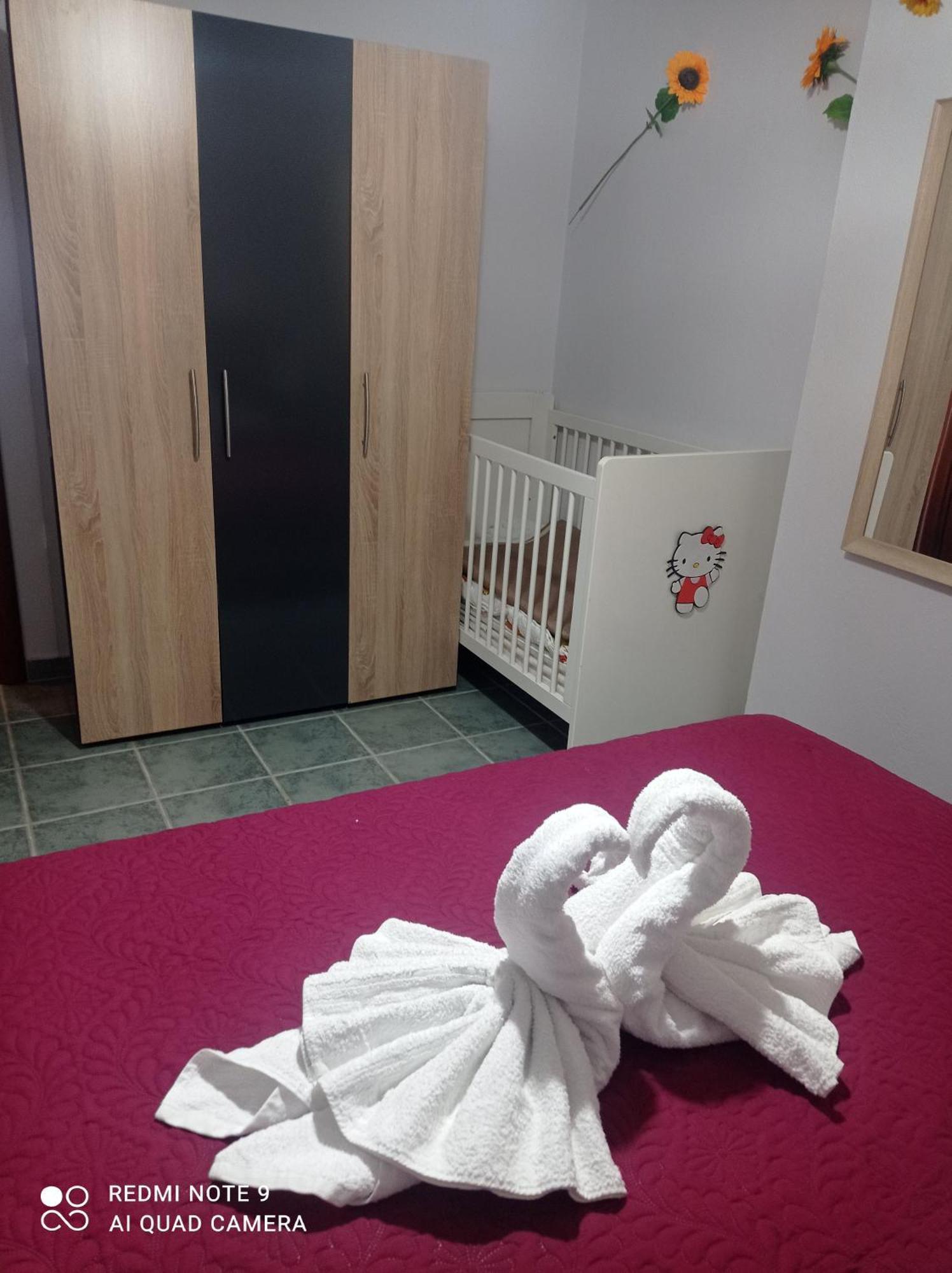 "By The Sea" Family Apartments Paralia Dionisiou Exterior foto