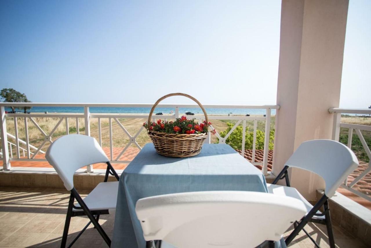 "By The Sea" Family Apartments Paralia Dionisiou Exterior foto