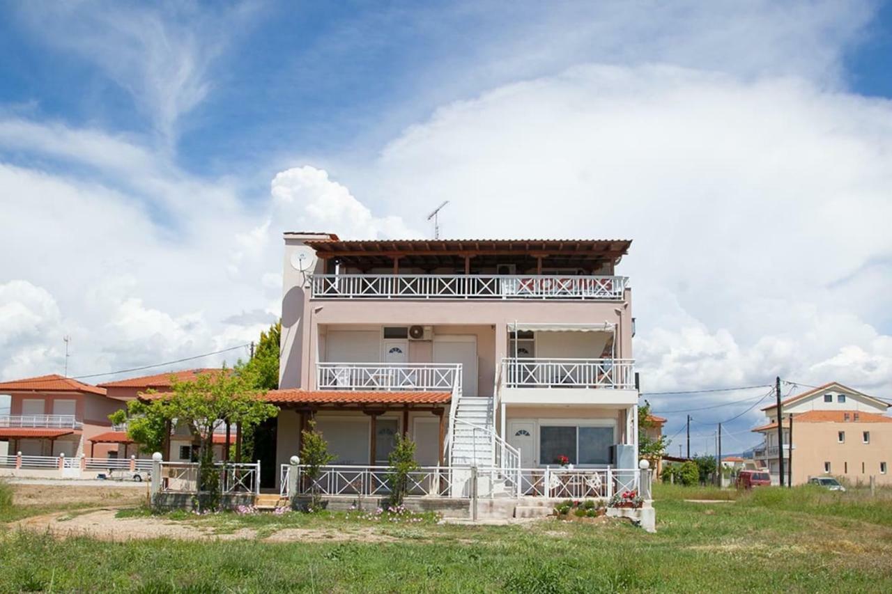 "By The Sea" Family Apartments Paralia Dionisiou Exterior foto