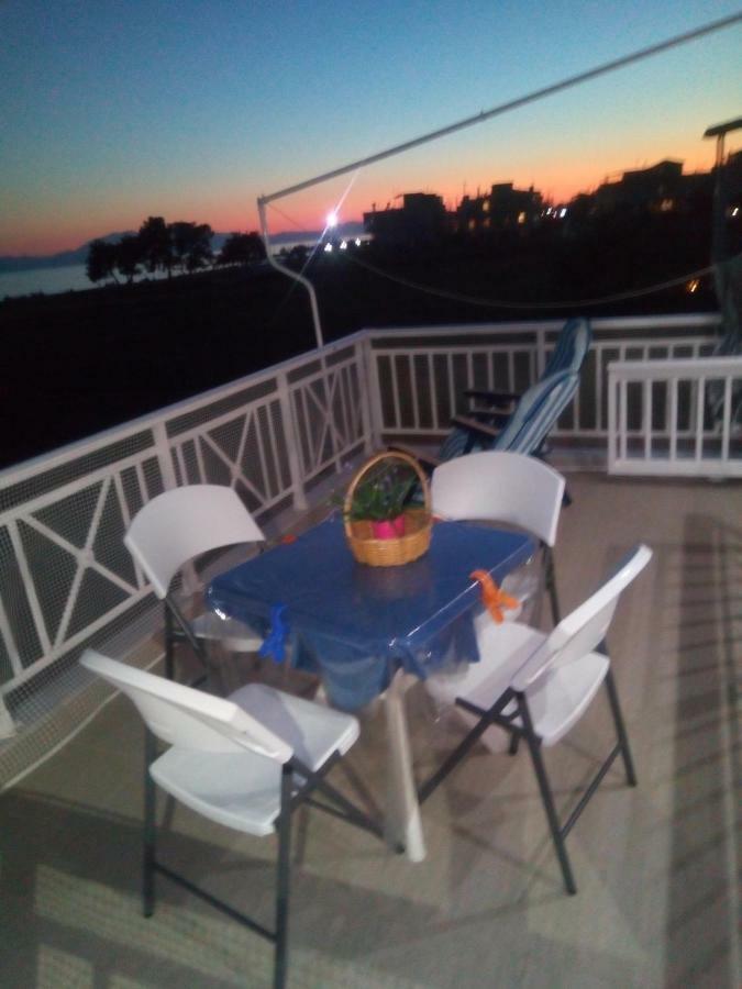 "By The Sea" Family Apartments Paralia Dionisiou Exterior foto